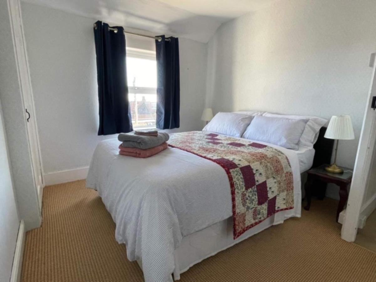 Spacious 4-Bed Beach Retreat For Families Steps From The Shore In Pevensey Bay Экстерьер фото