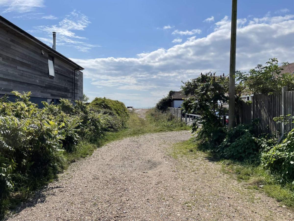 Spacious 4-Bed Beach Retreat For Families Steps From The Shore In Pevensey Bay Экстерьер фото